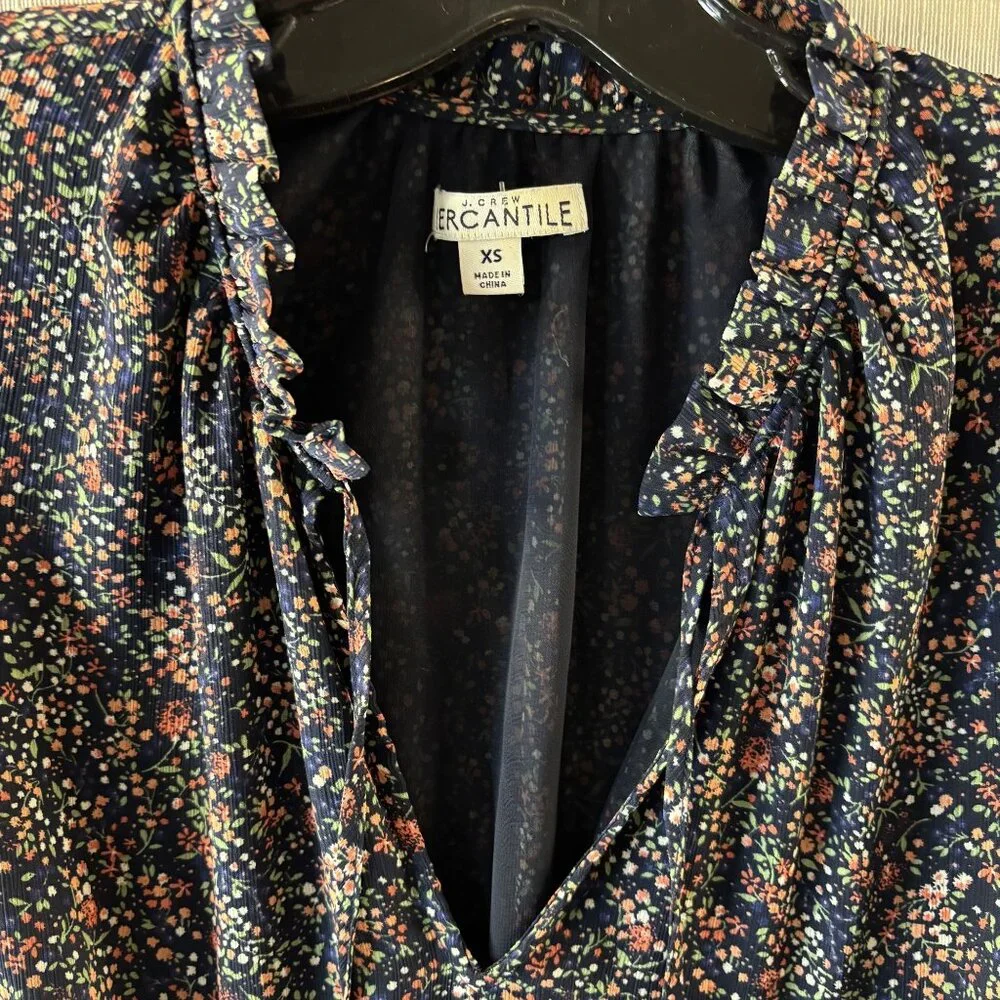 Floral Smocked Waist Mini Dress With 3/4 Sleeves & Ruffled Neckline By J Crew Me - Picture 4 of 12